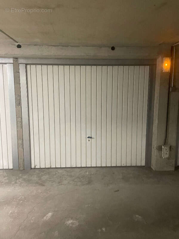 Parking à ETRECHY