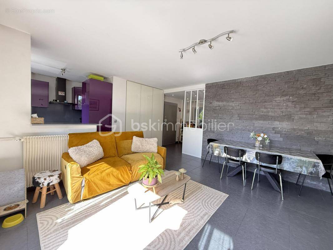 Appartement à NEUILLY-PLAISANCE