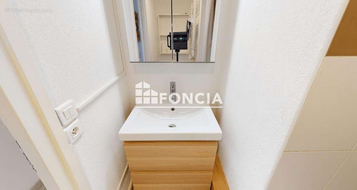 Appartement à MARSEILLE-1E