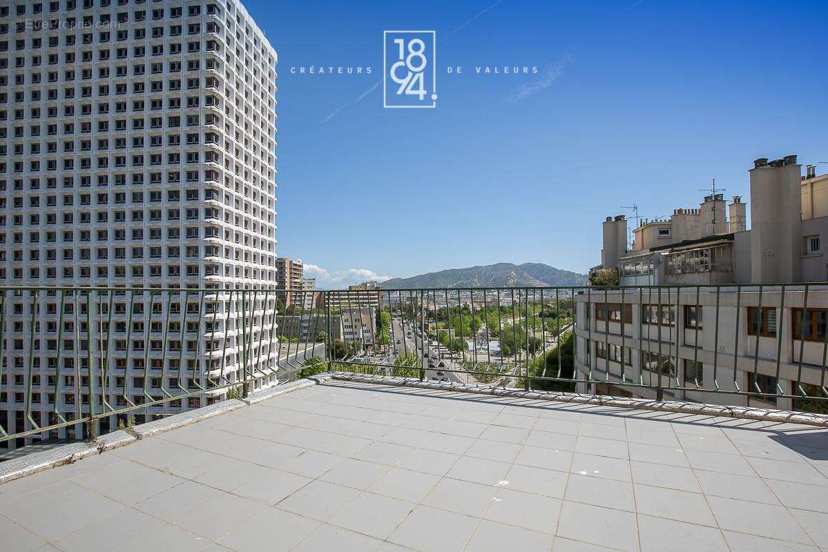Appartement à MARSEILLE-6E