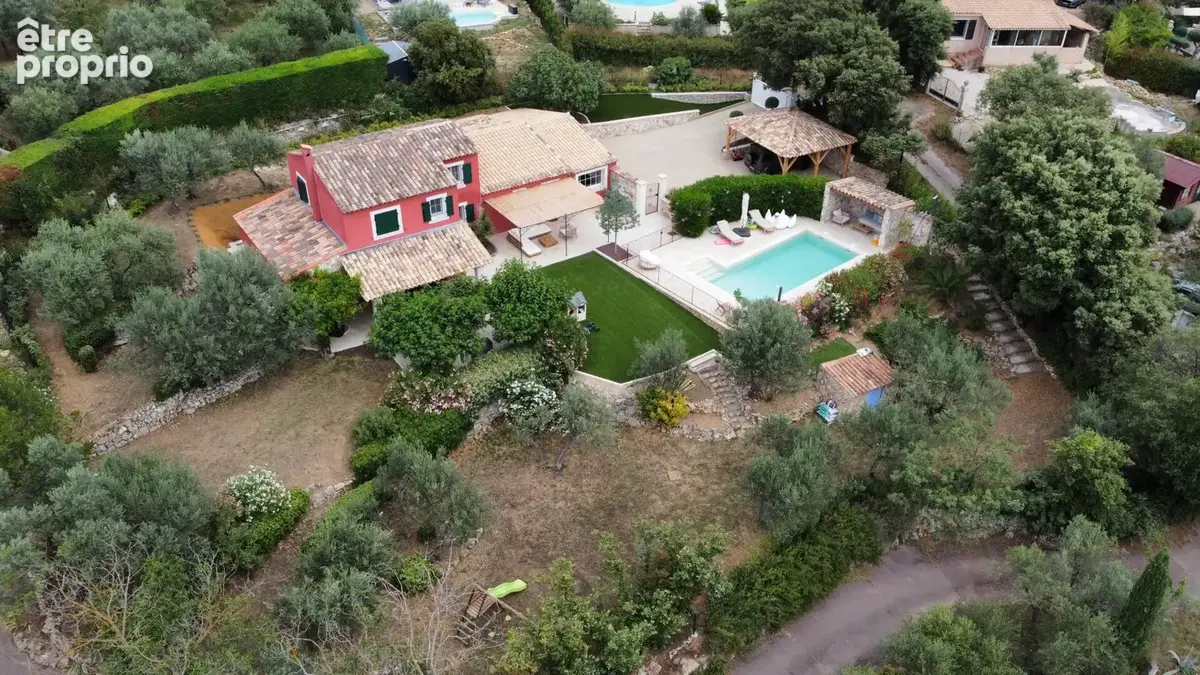 Photo Maison à Callas au prix de 845 000€