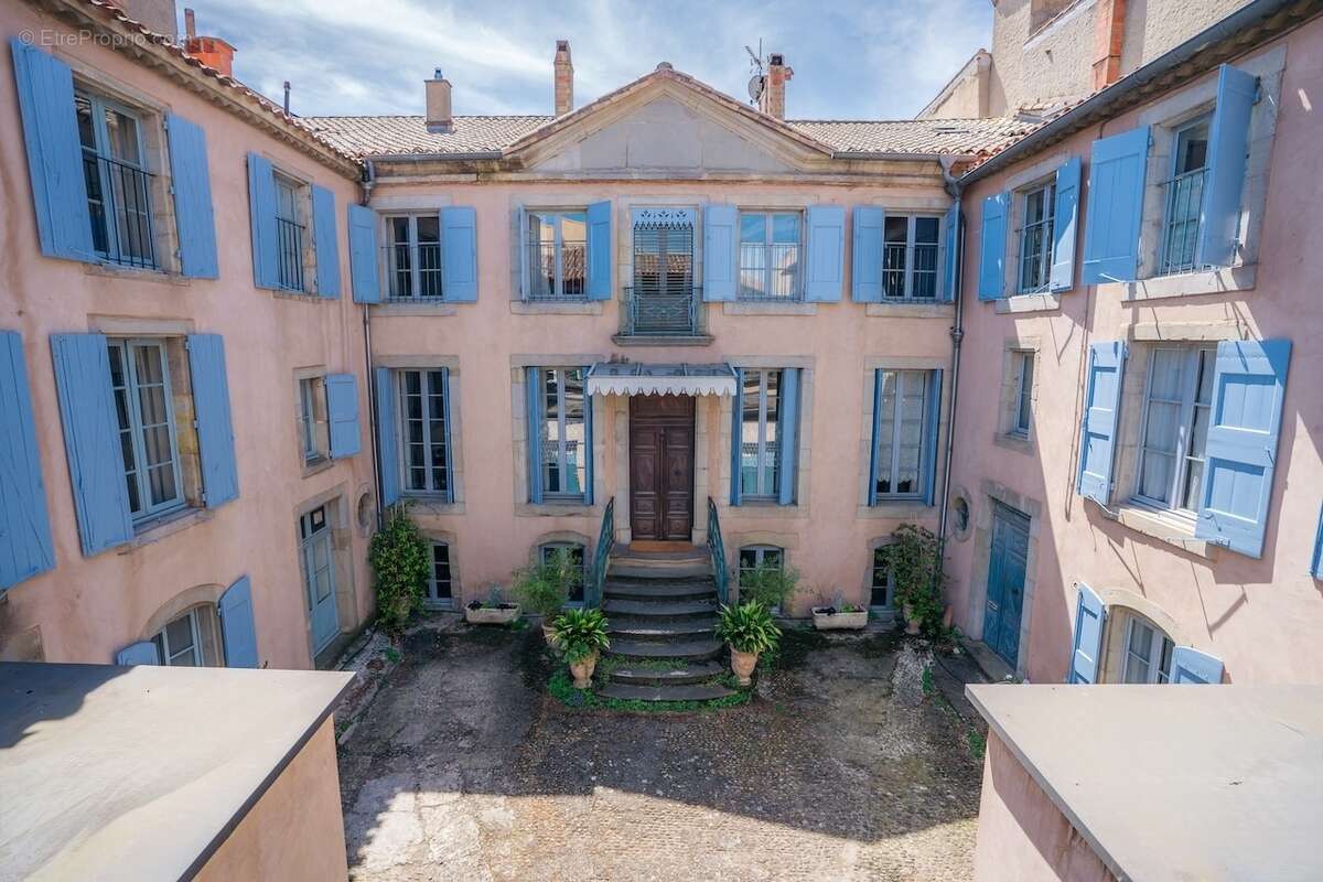 700 m² à Carcassonne  - photo 2