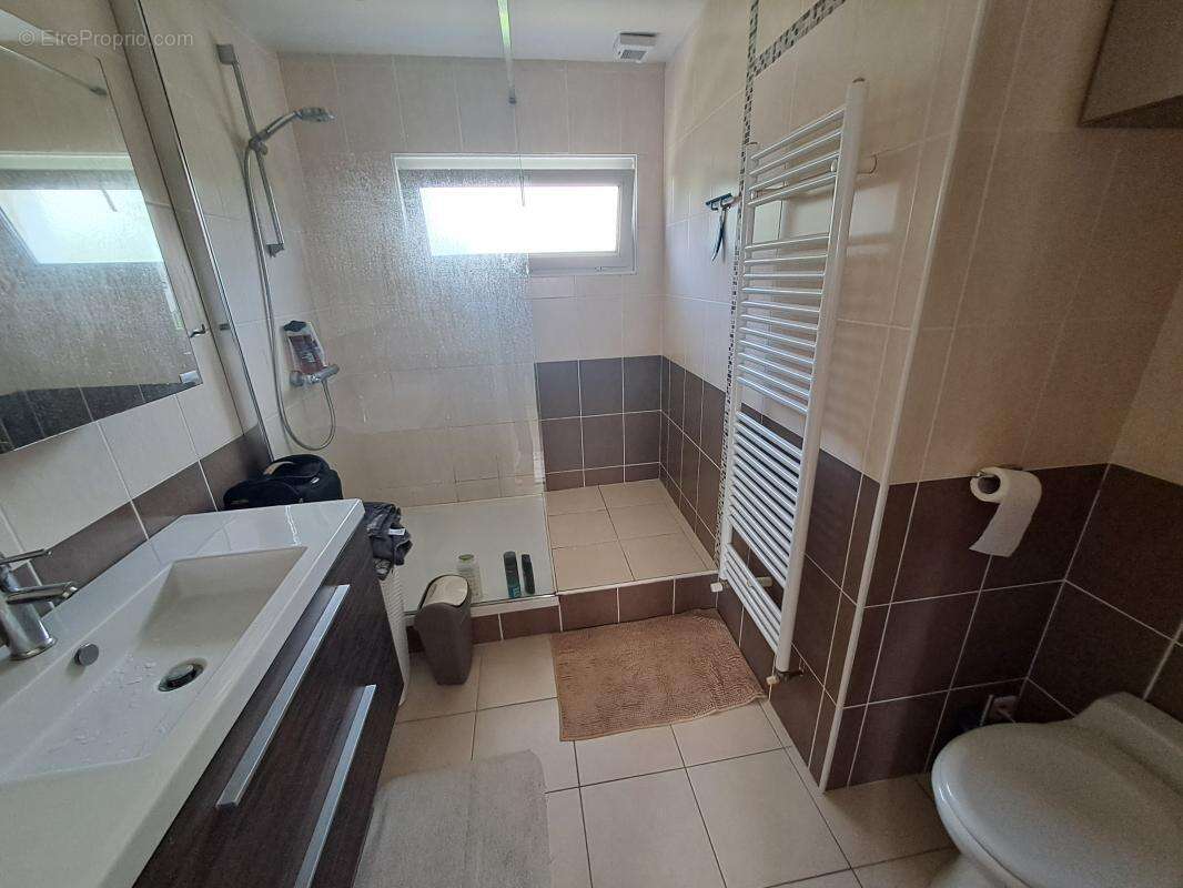 Maison 125 m² à Saint-Martin-Des-Champs  - photo 3