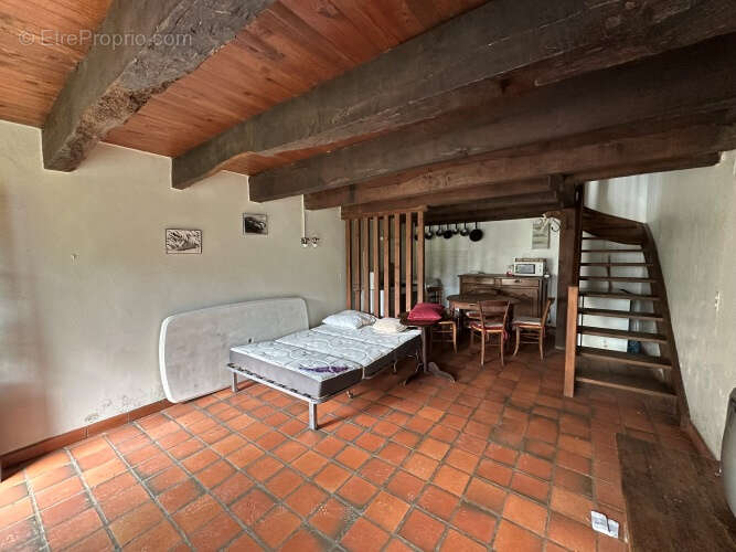 Maison à ESPINASSE