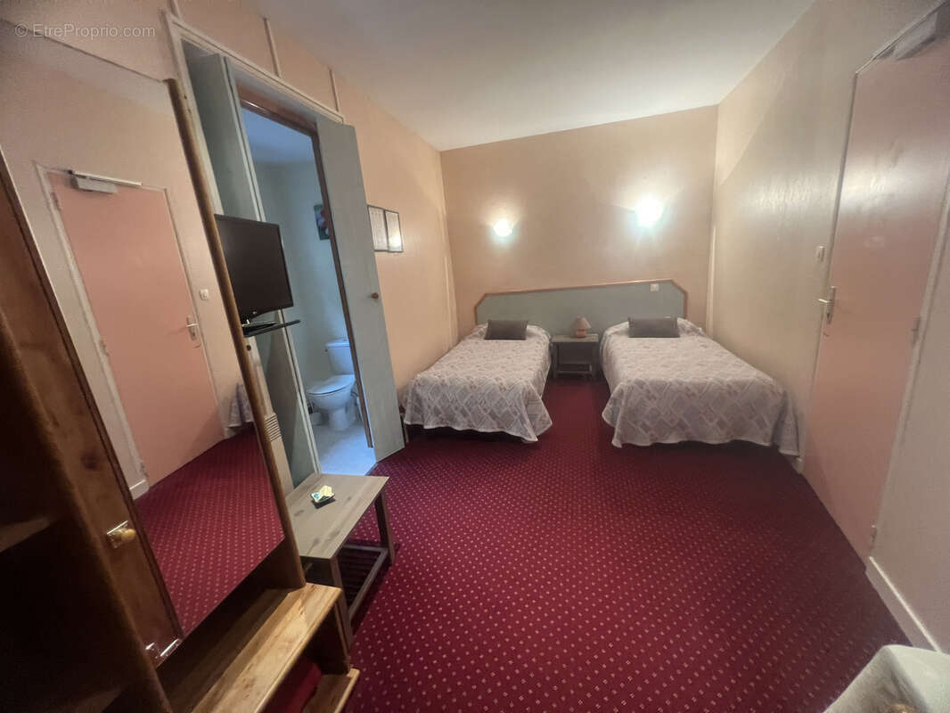 Commerce à JUGON-LES-LACS