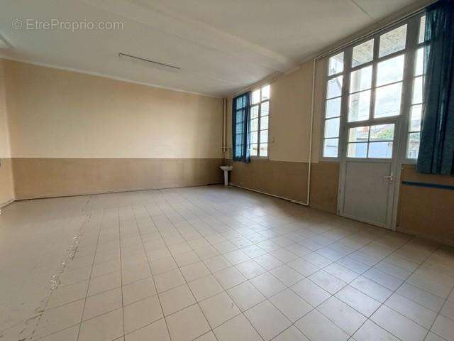 Appartement 512 m² à Saumur  - photo 8