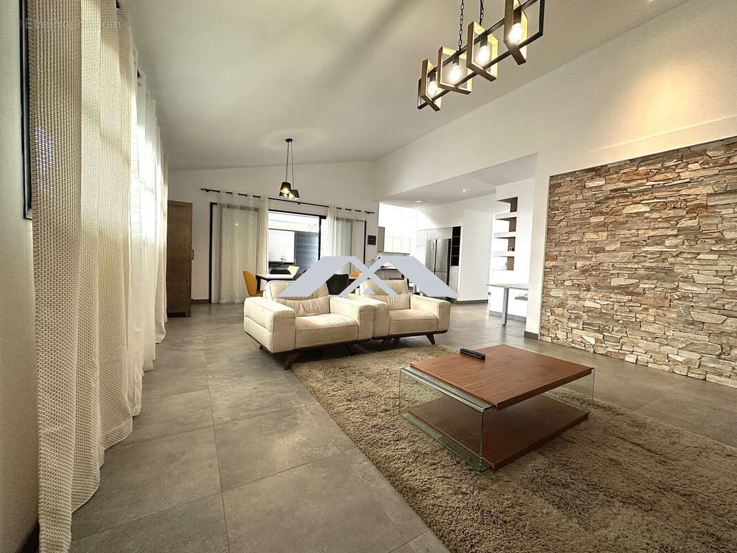 Pièce de vie - Maison à LE TAMPON