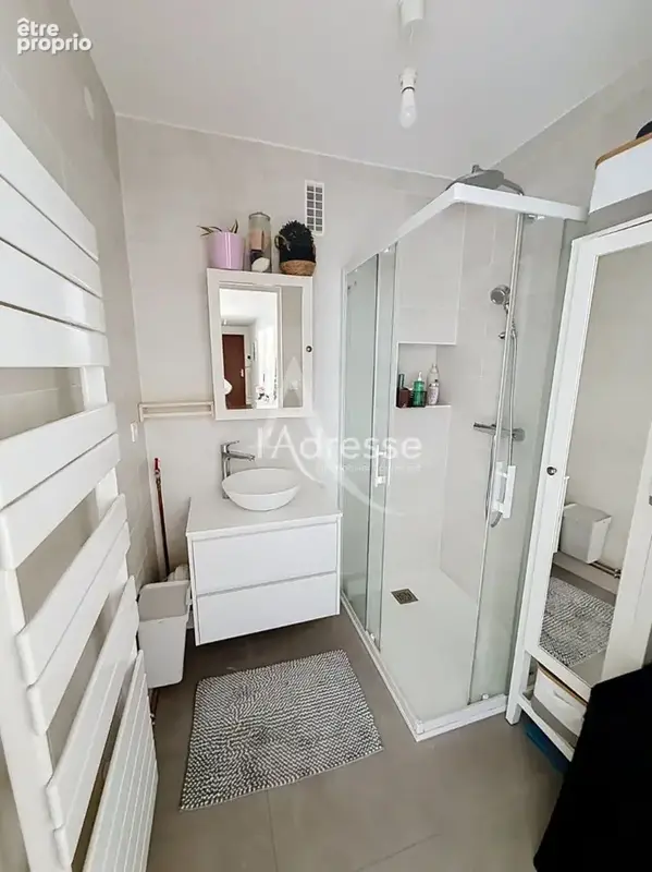 Etage élevé avec ascenseur , 91 m2 rénové en 2024 - balcon. DPE C - photo 8