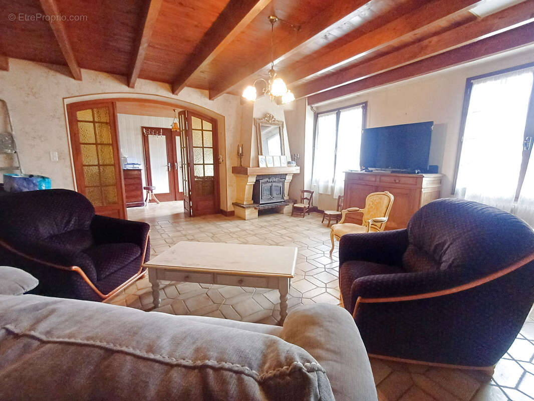 Maison à BAIGNES-SAINTE-RADEGONDE