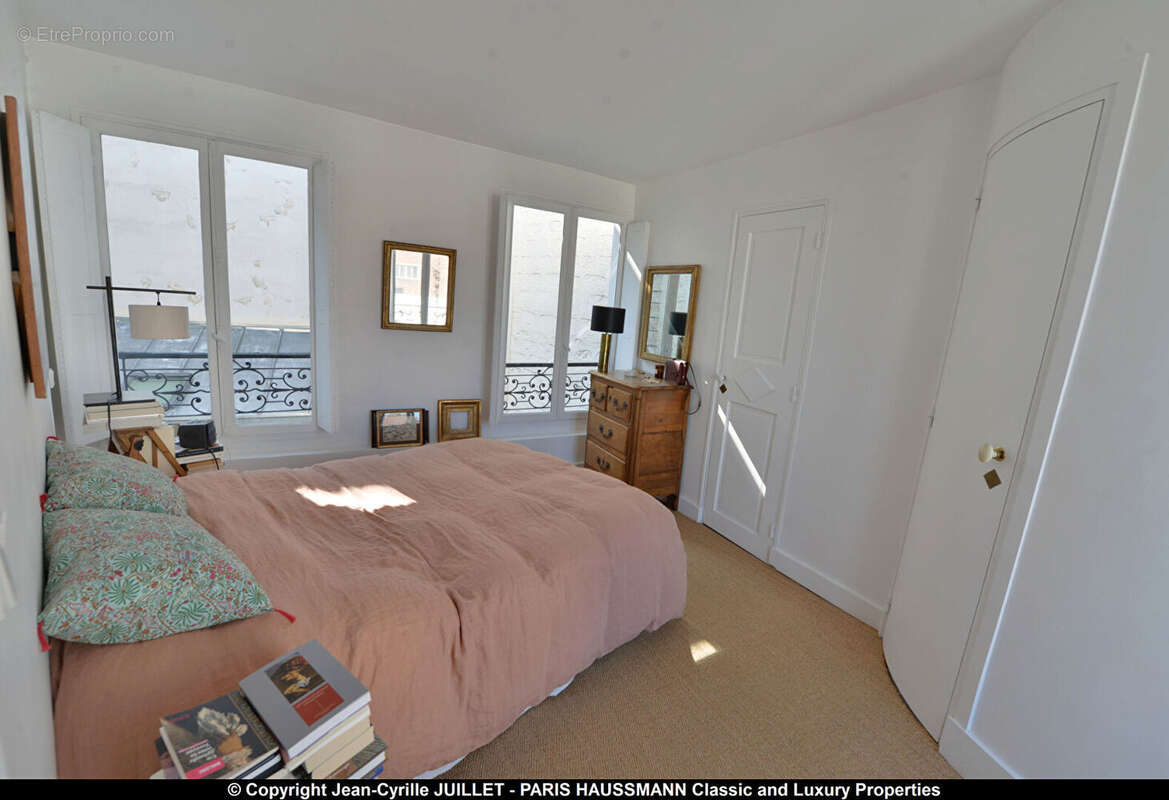 Appartement à PARIS-8E