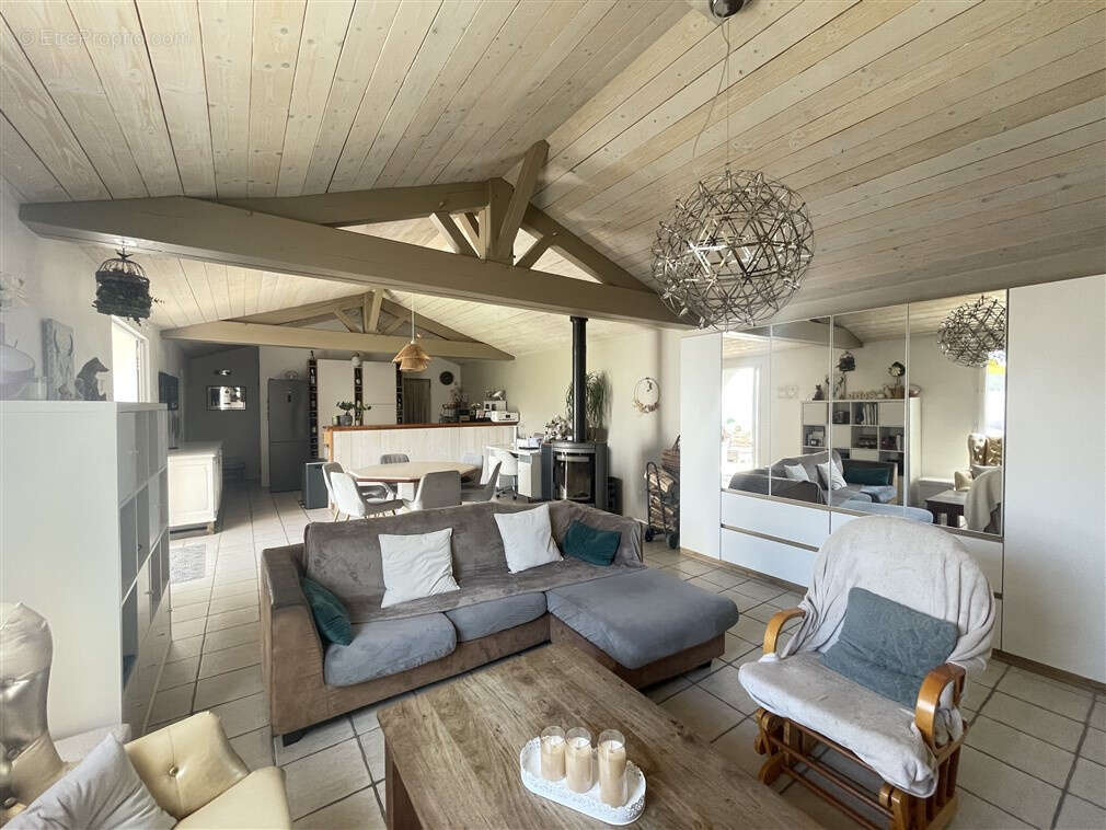 Maison à L&#039;EPINE