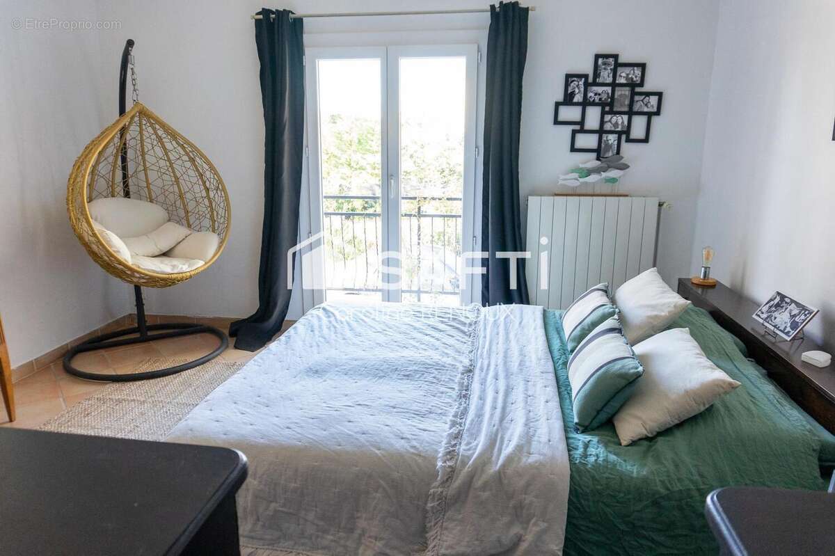 Maison 150 m² à Puyvert  - photo 6
