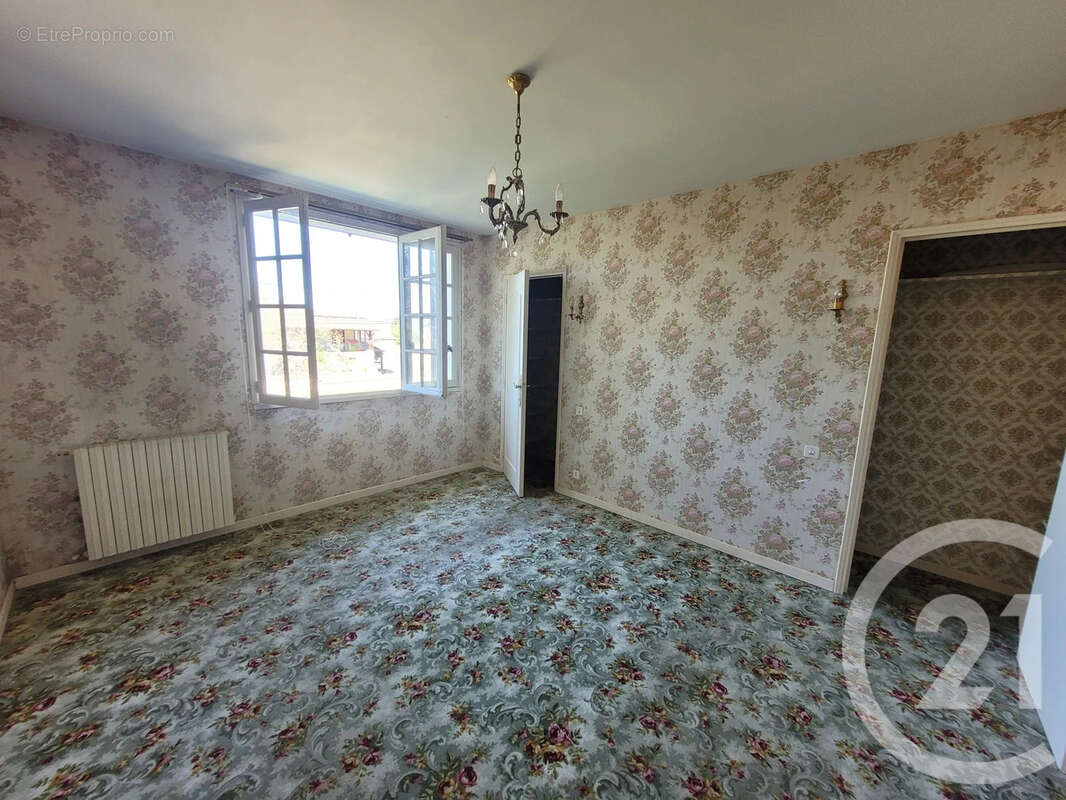Maison à MONTANS
