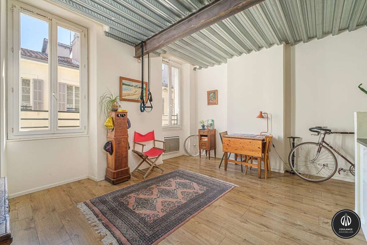 Appartement à MARSEILLE-2E