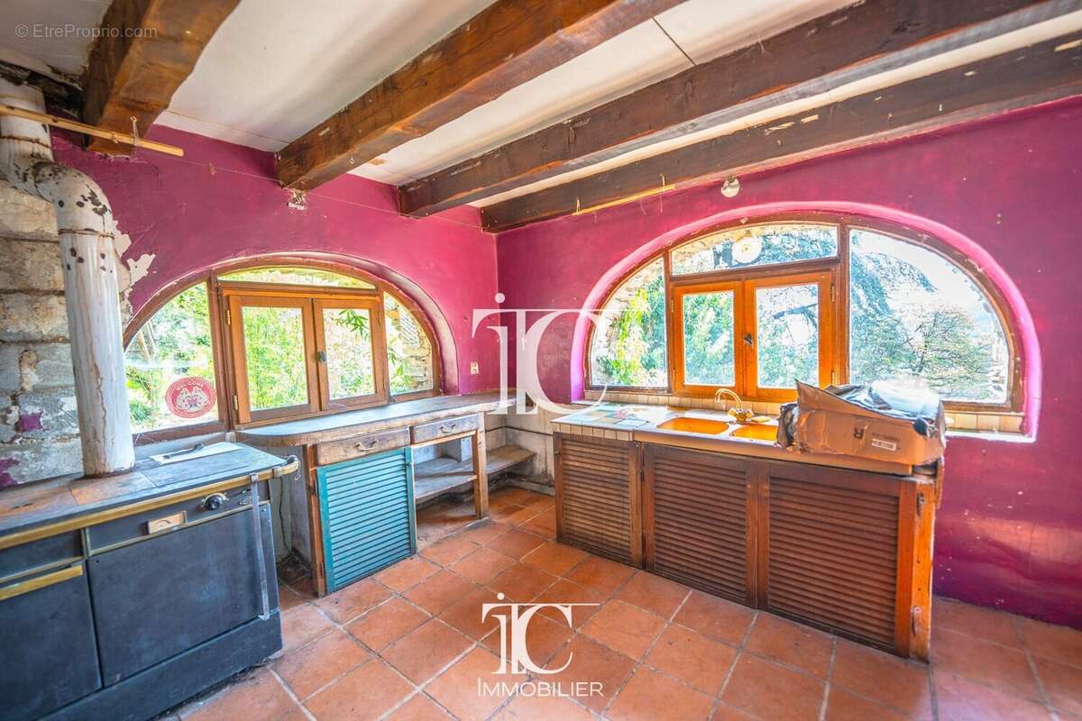 Mas du xviii siècle à rénover  122 m² habitables  terrain de 522 m²  vue panoramique sur les cévennes - photo 7