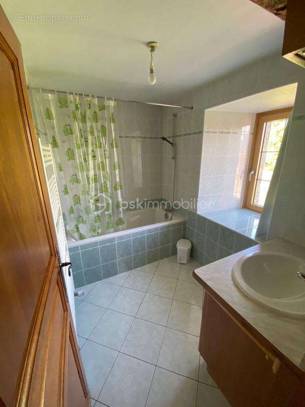 Maison à LASSAY-LES-CHATEAUX