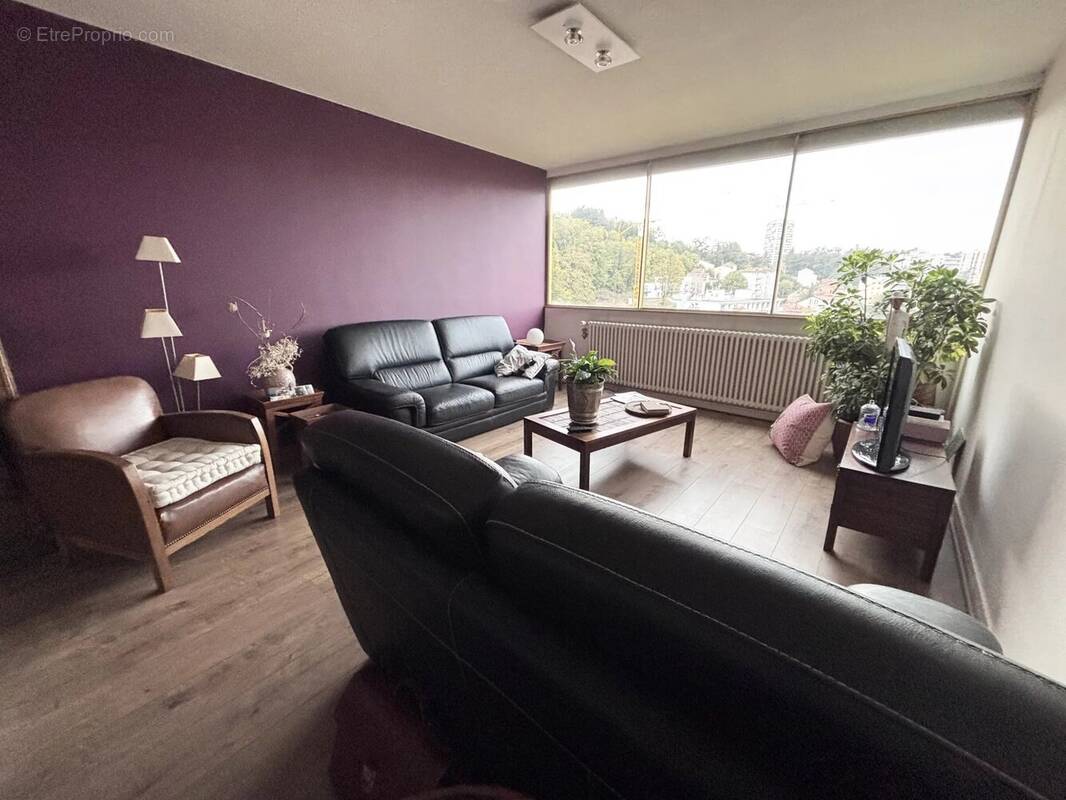 Appartement à SAINT-ETIENNE