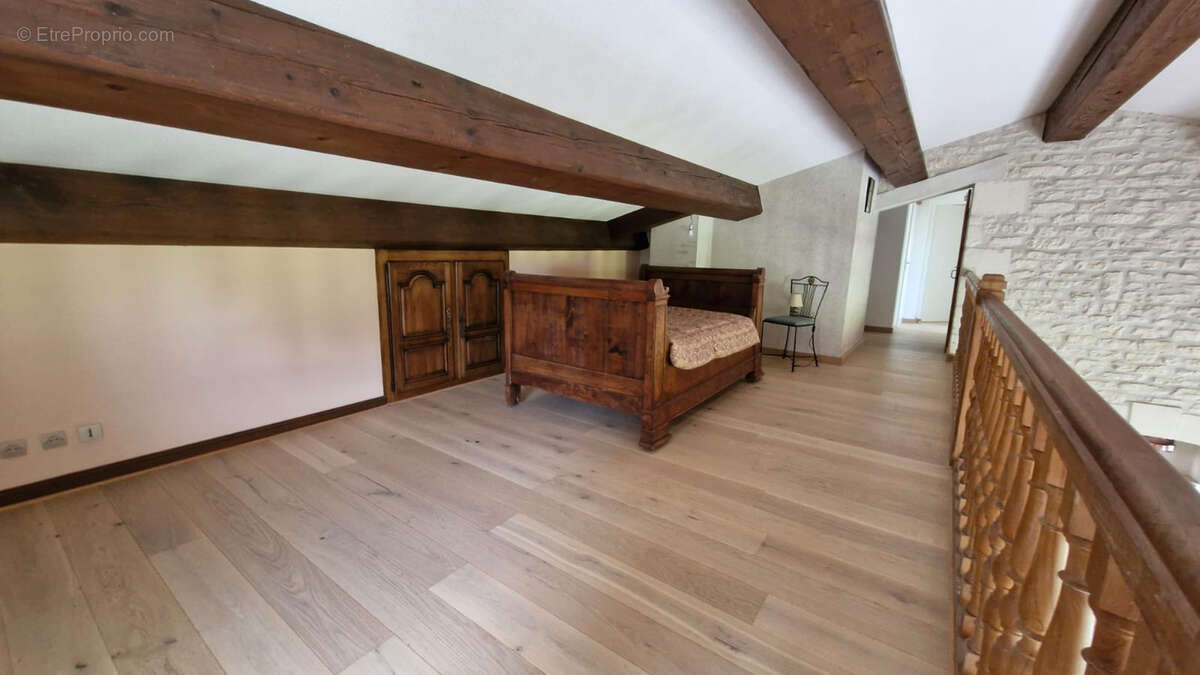 Maison à CHENAC-SAINT-SEURIN-D&#039;UZET