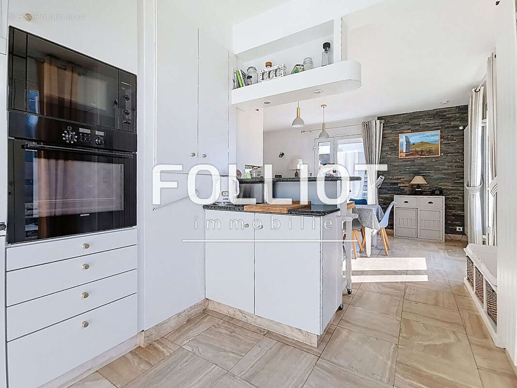 Maison à SAINT-PAIR-SUR-MER