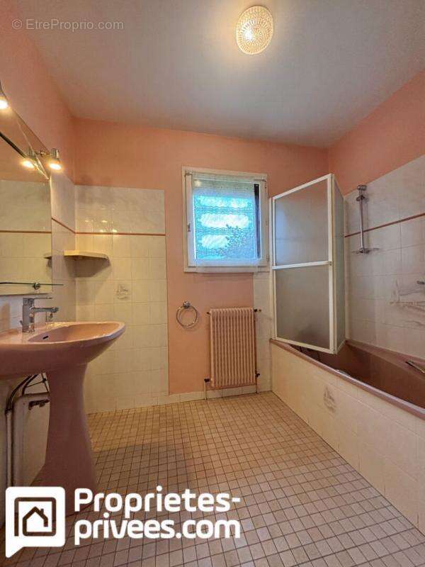 Maison à MEHUN-SUR-YEVRE