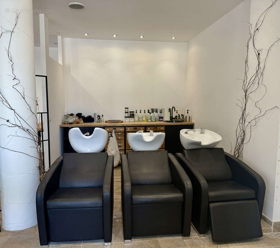 Commerce à VENELLES