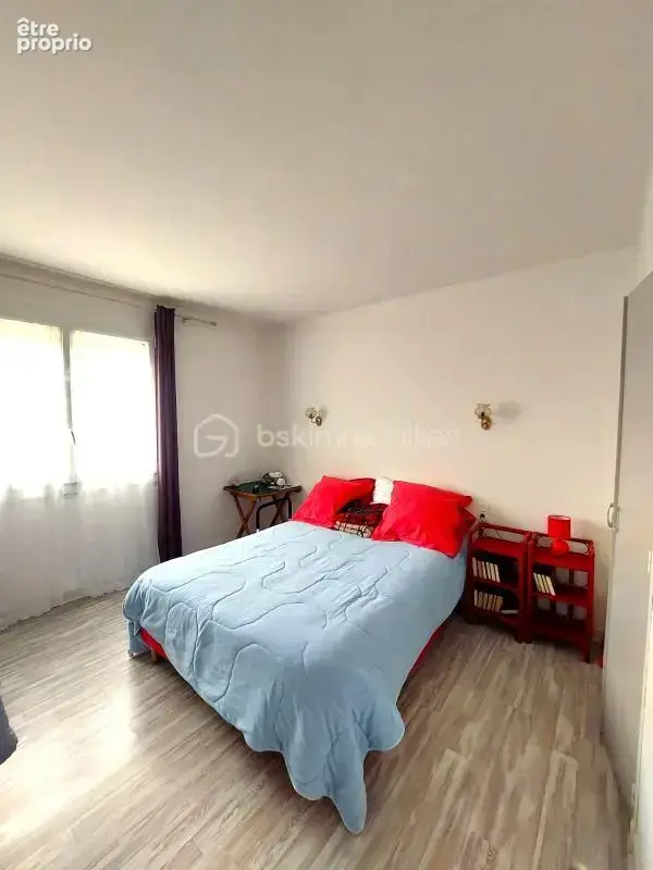 Une maison lumineuse, spacieuse et parfaitement entretenue, idéale pour une famille recherchant confort, volumes et proximité im - photo 9