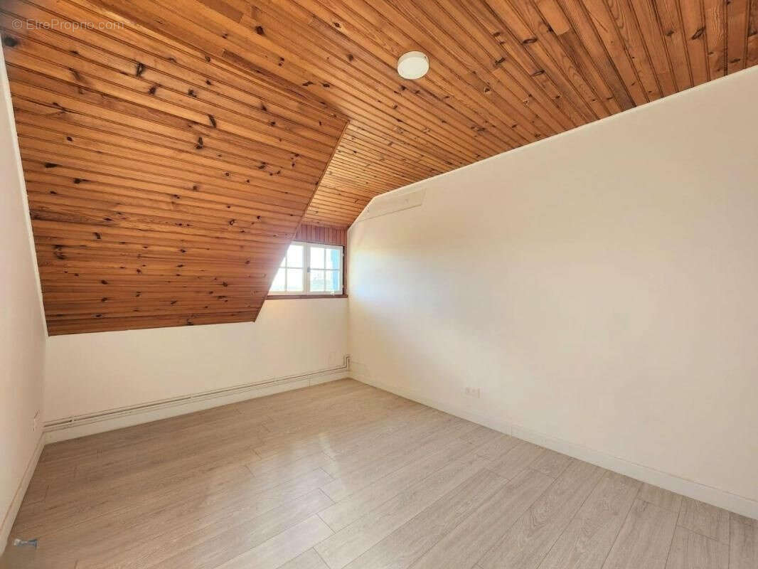 Maison 194m2 hab. - 6 chambres - garage - terrain - photo 12