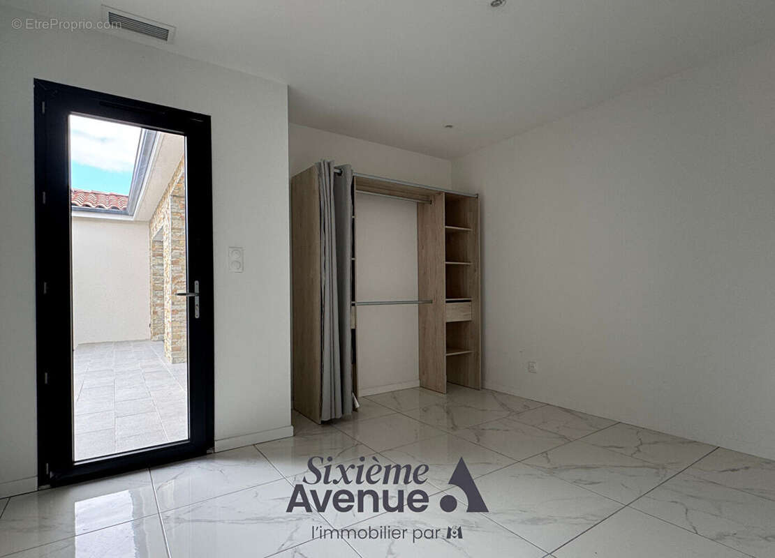 Maison contemporaine Bressols 5 pièce(s) 145 m2 - photo 9