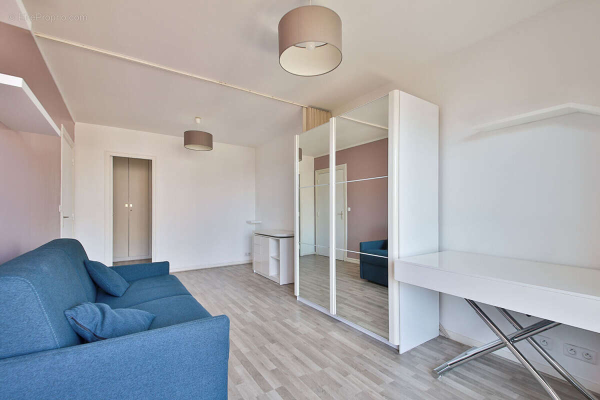 Appartement à PARIS-14E