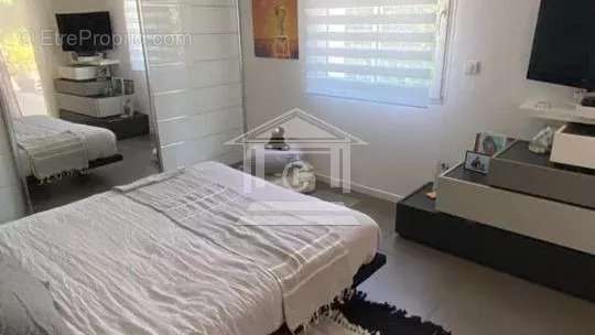 Maison à BAGNOLS-EN-FORET