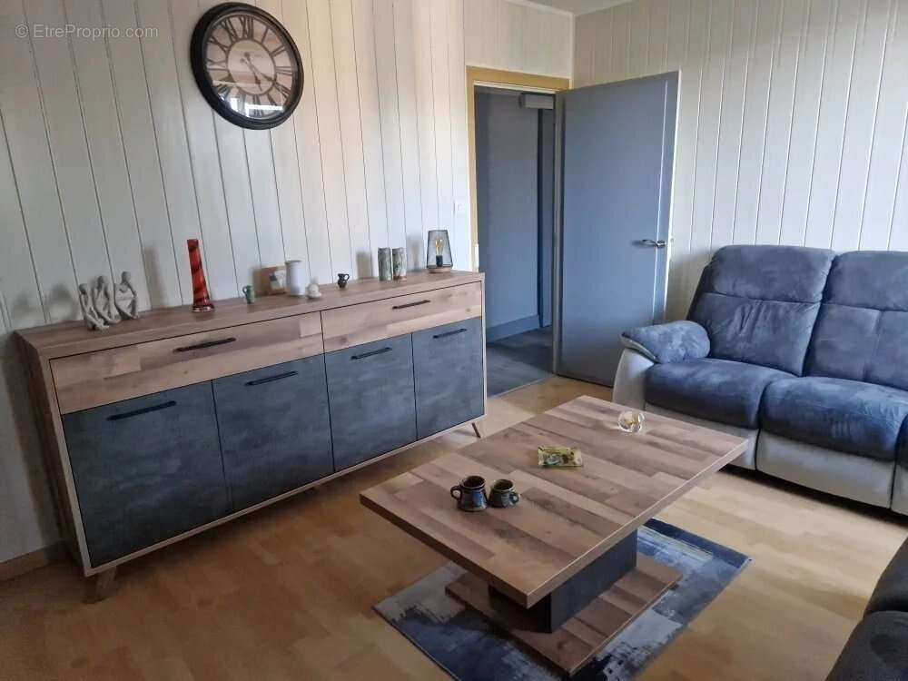 Appartement à POLMINHAC