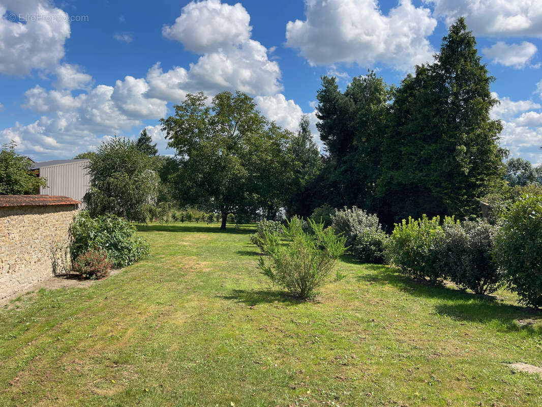 Maison à SAINT-MARCEL-EN-MARCILLAT