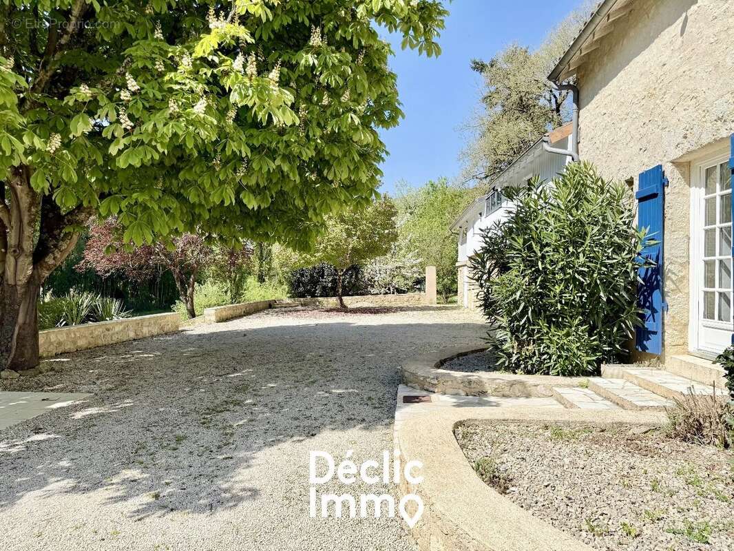 Maison à NIEUIL-L'ESPOIR