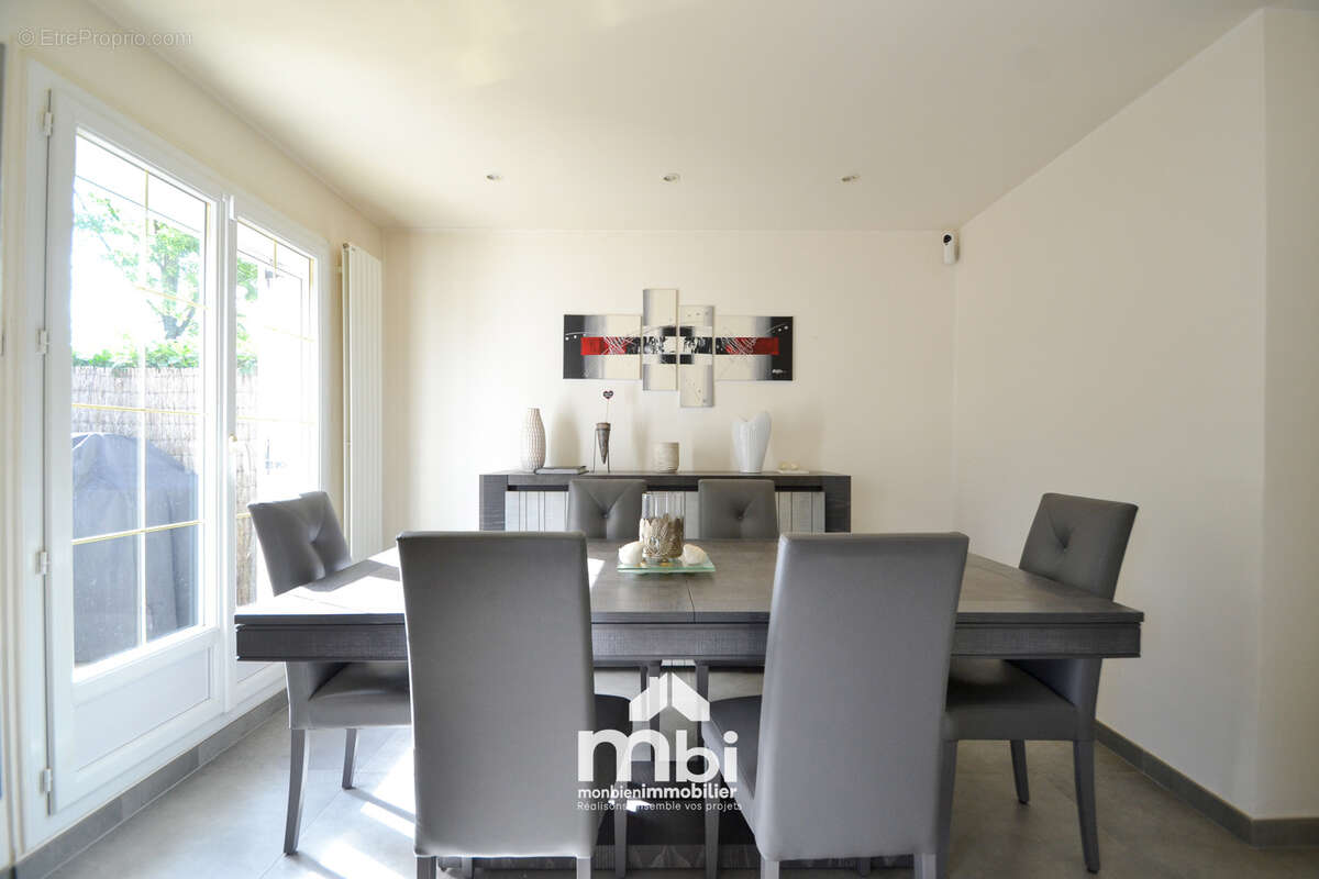 Maison à MARLY-LA-VILLE