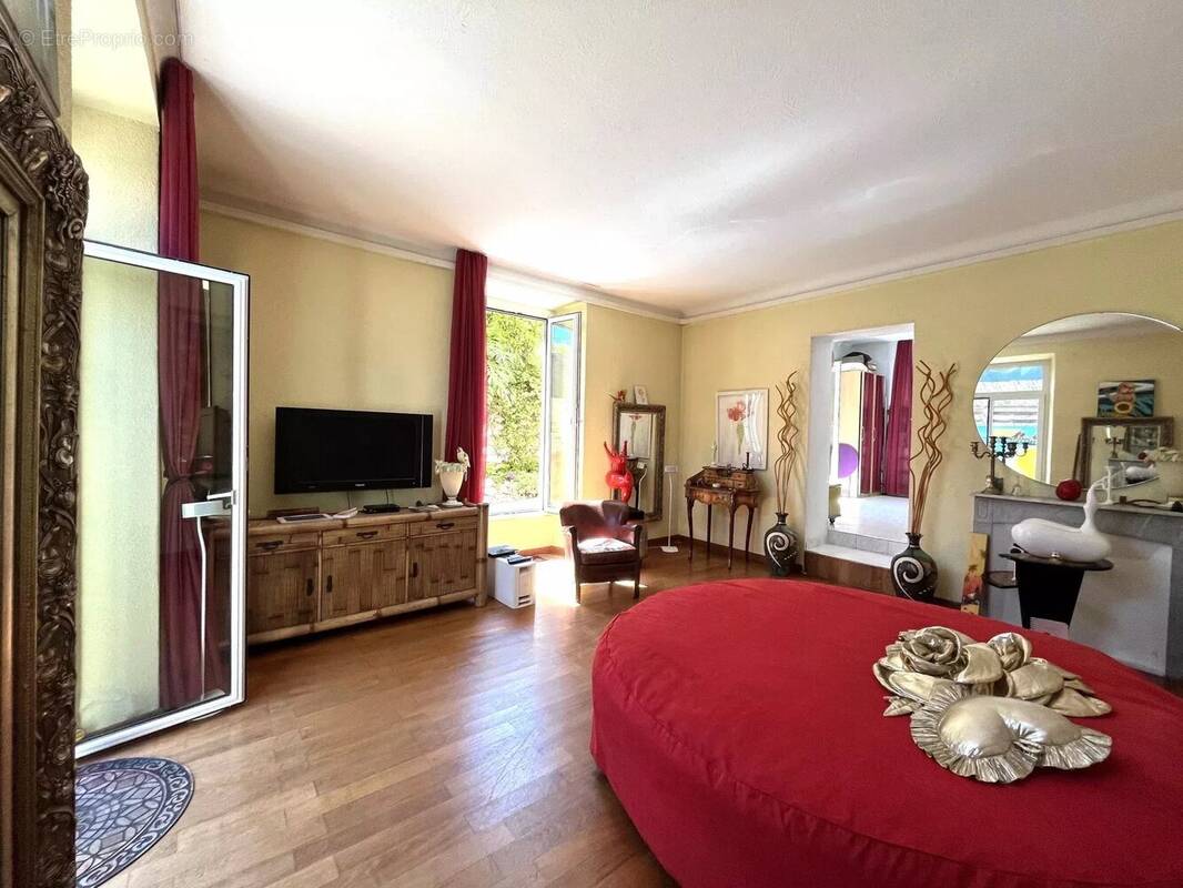 Appartement à EZE