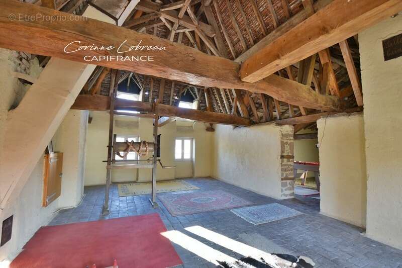 Maison à LA ROCHE-VINEUSE