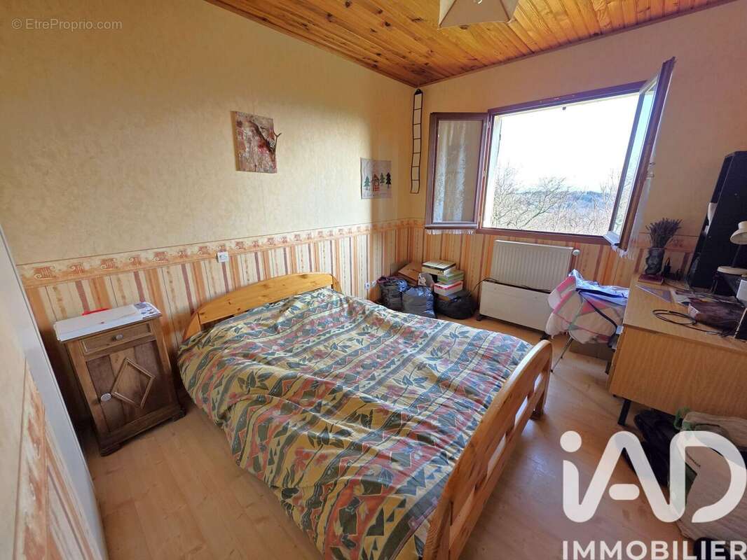 Maison 106 m² à Saint-Victor  - photo 8