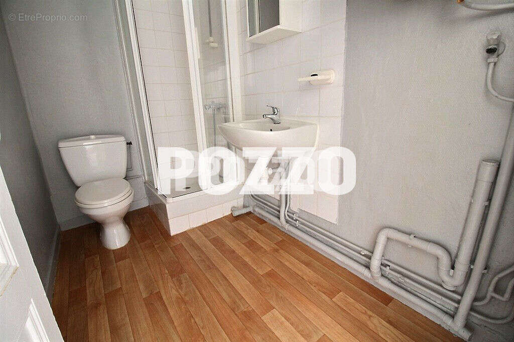 Appartement à DONVILLE-LES-BAINS