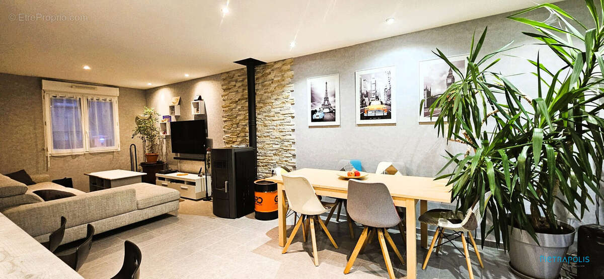 Maison à SAINT-QUENTIN-FALLAVIER