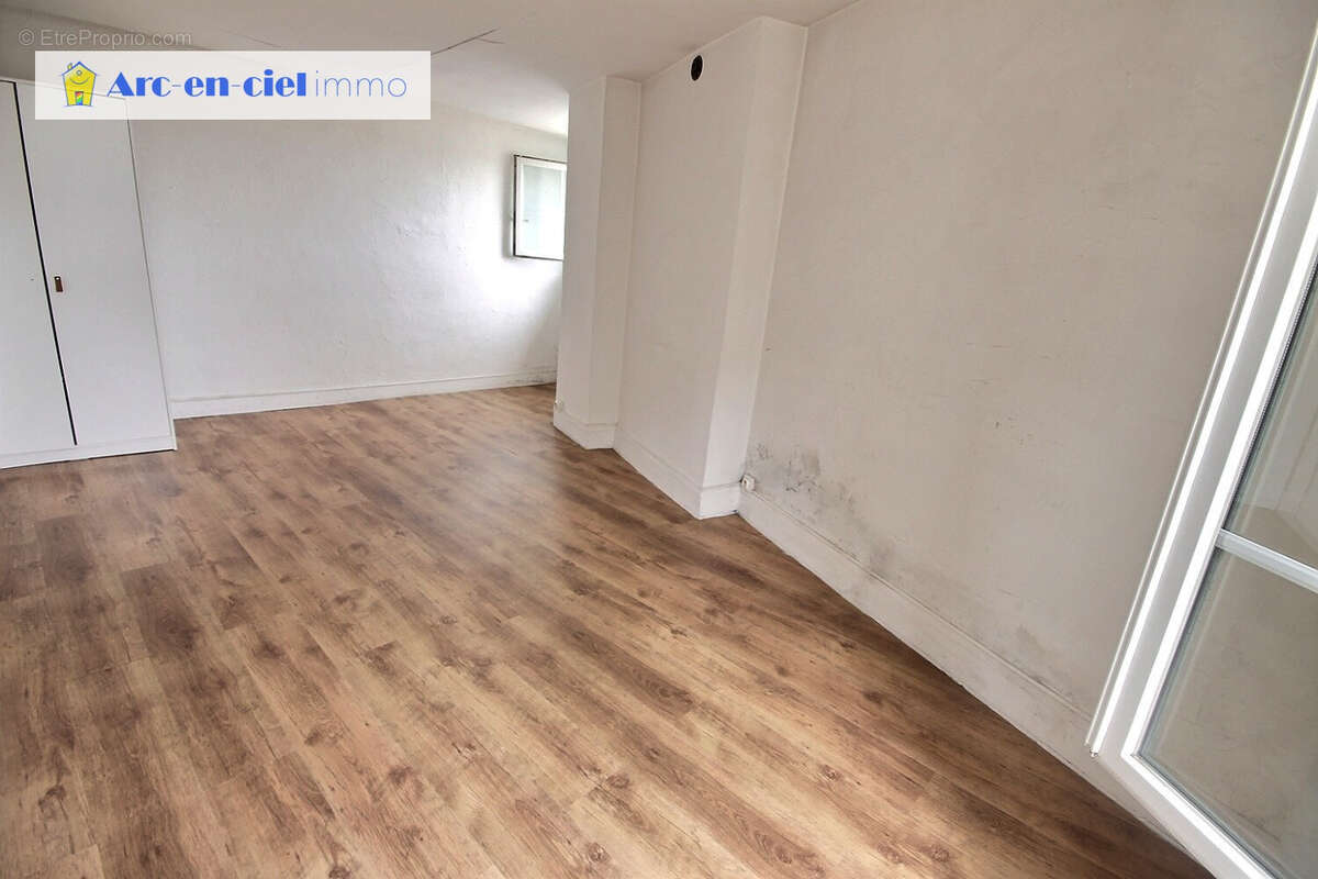 Appartement à PARIS-3E