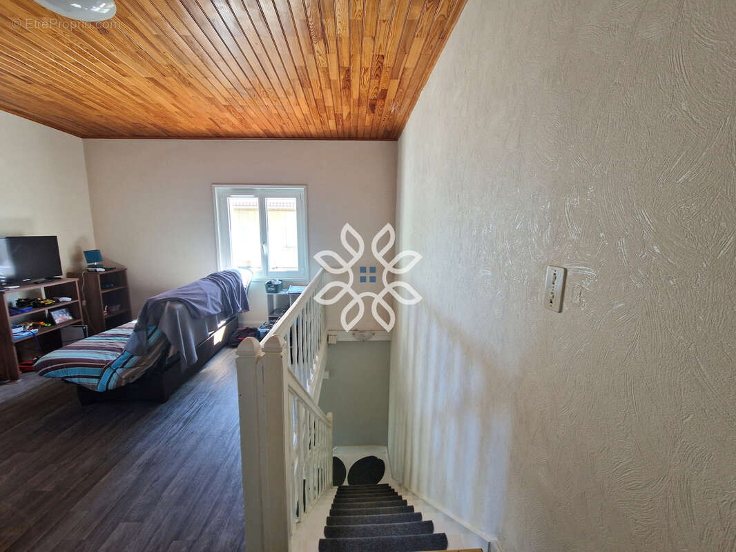 Charmante maison de village à Vergongheon   Un cocon familial plein de potentiel ! - photo 13