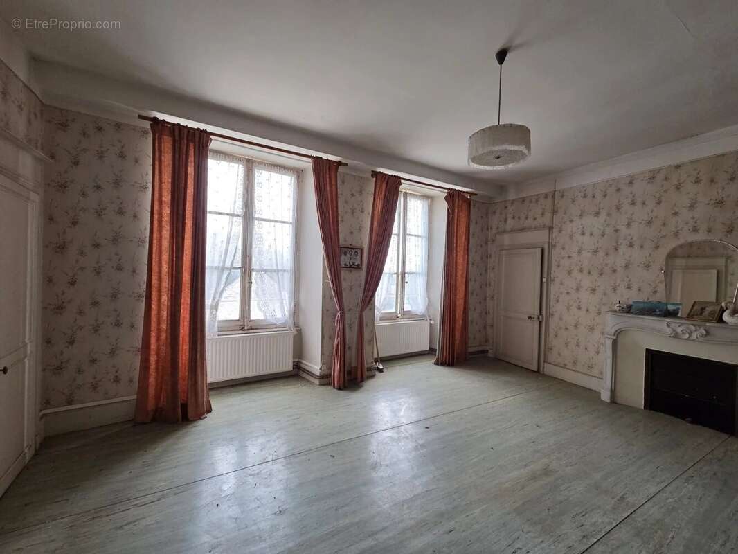 Maison à TAVERS