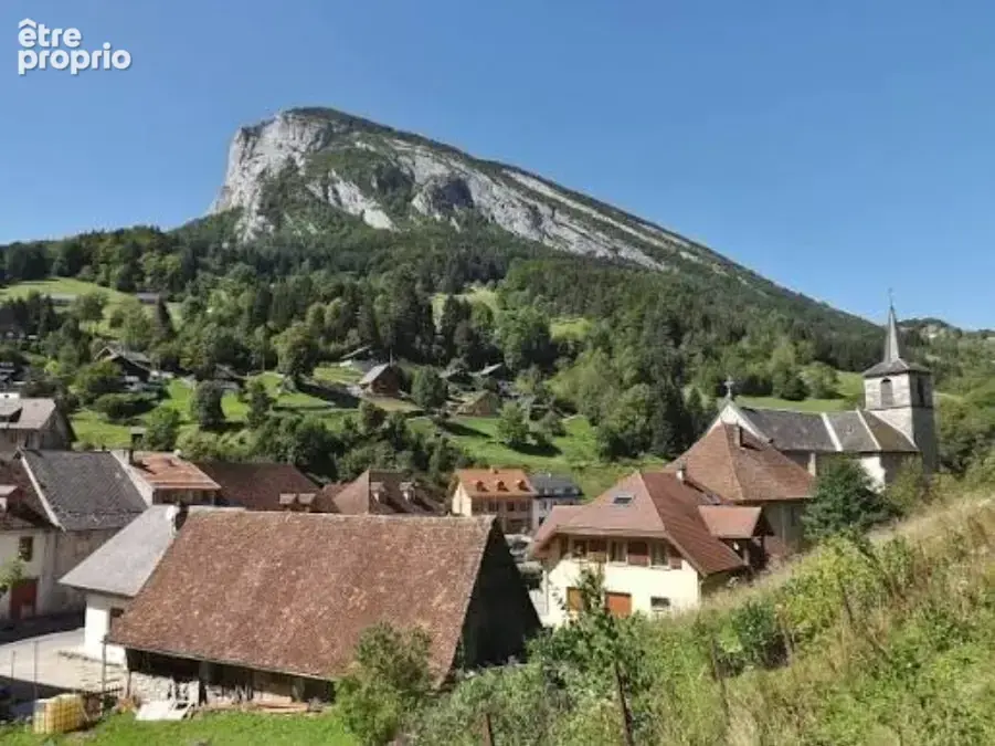 Terrain à ENTRE-DEUX-GUIERS