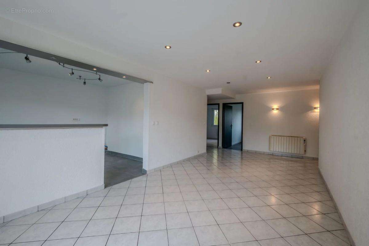 Appartement à DOUVAINE