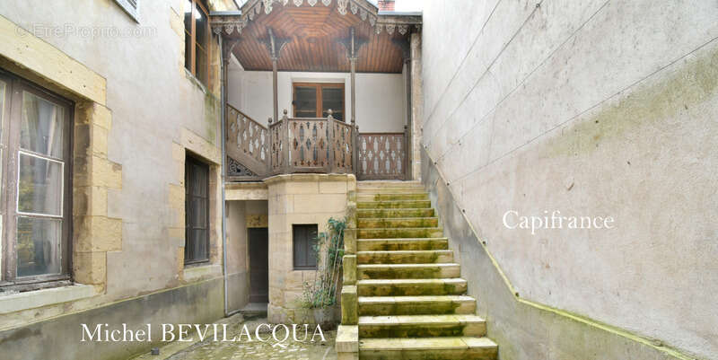 Immeuble à vendre NEVERS (58) La prestigieuse Maison du Prieur au coeur historique de NEVERS Inscrit MH à réabiliter - photo 2