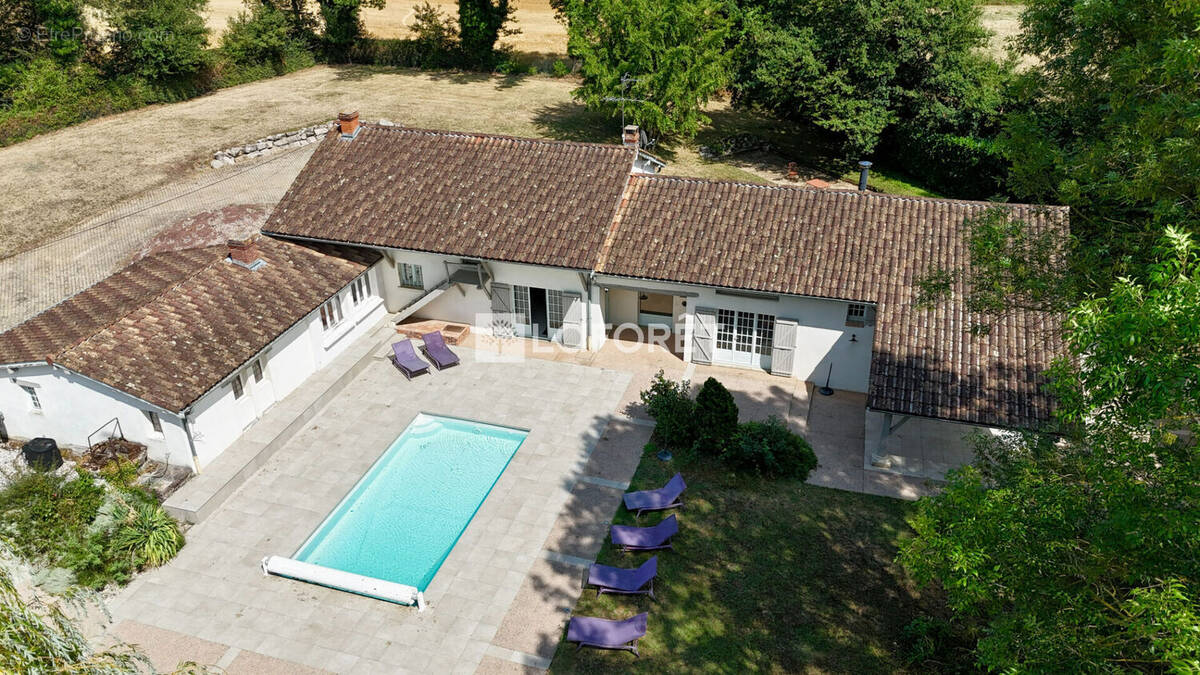 Maison à CHATILLON-SUR-CHALARONNE