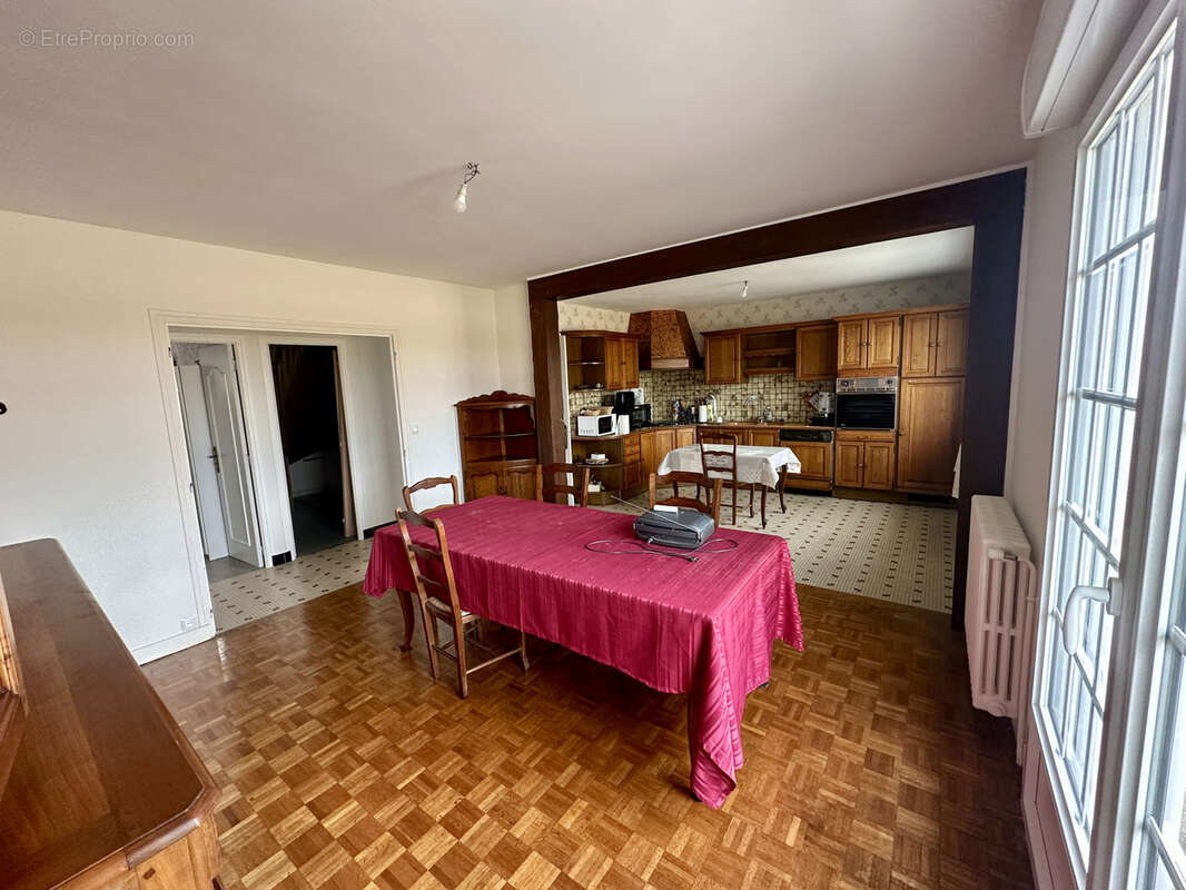 Trédarzec   Maison familiale 5 chambres avec potentiel de logement indépendant   Terrain de 1 120 m2 - photo 11