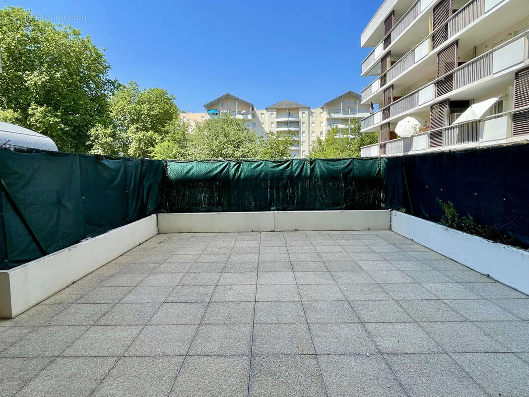 Chambéry ( Quartier des pompiers )   appartement T2 de 55 m2 avec grande terrasse de 41 m2 et cave - photo 8