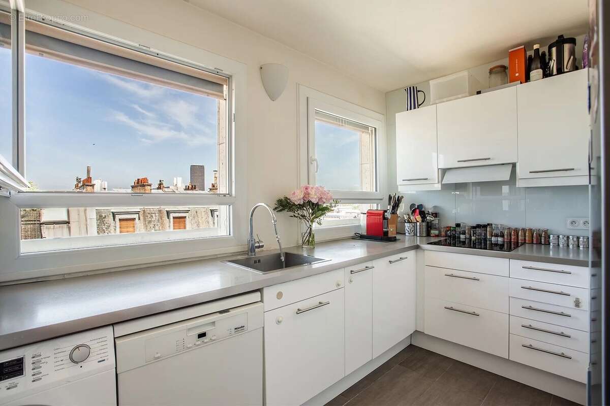Appartement à PARIS-14E