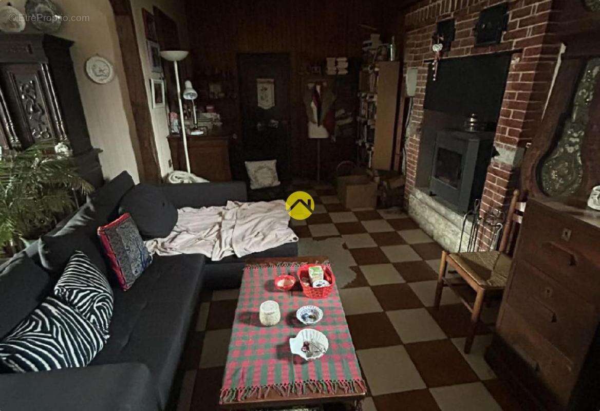 Maison à LE VEURDRE